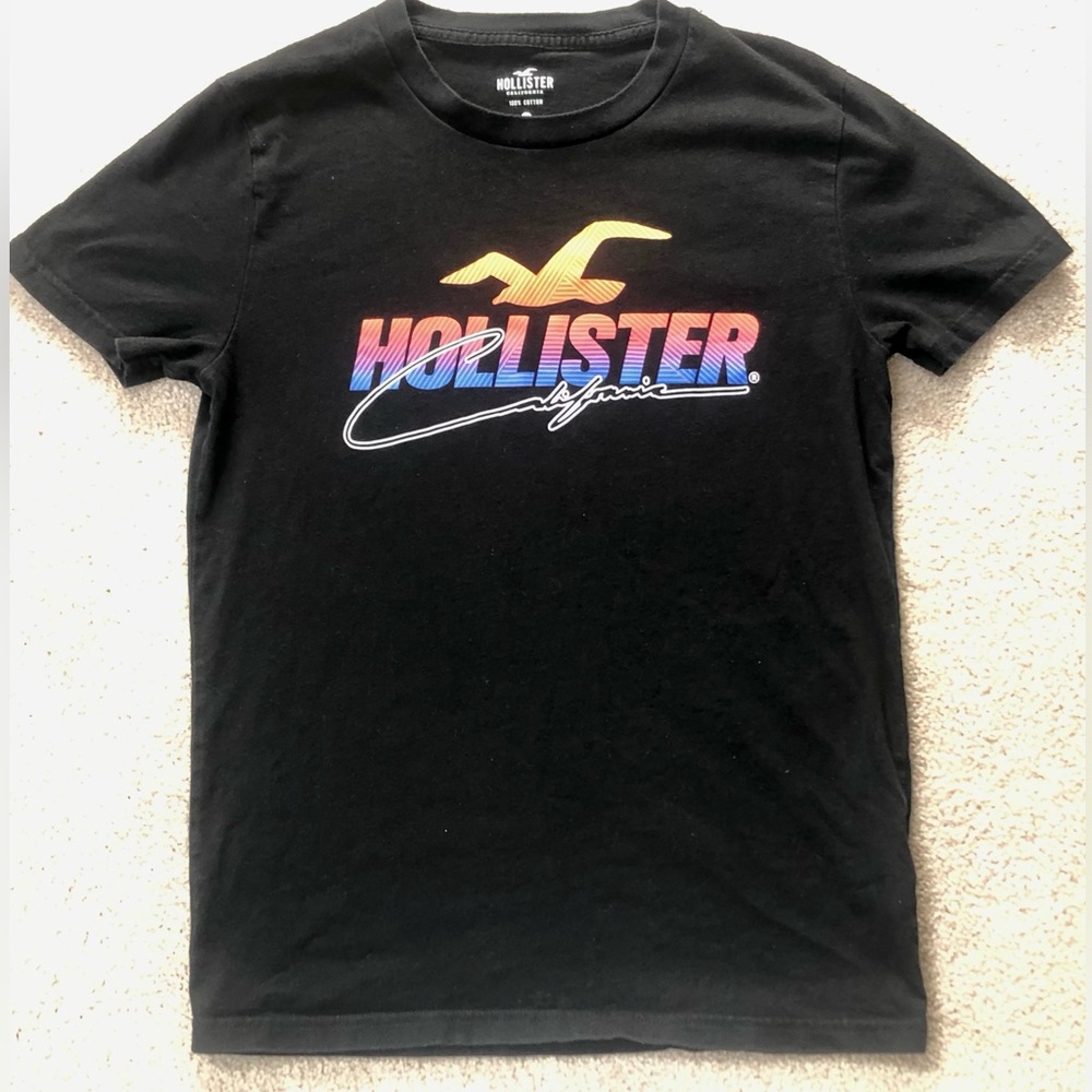 Hollister men’s size XS tshirt